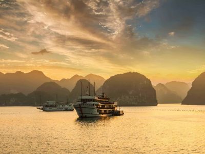 sunset-over-the-islands-of-halong-bay-in-northern-vietnam-.jpg